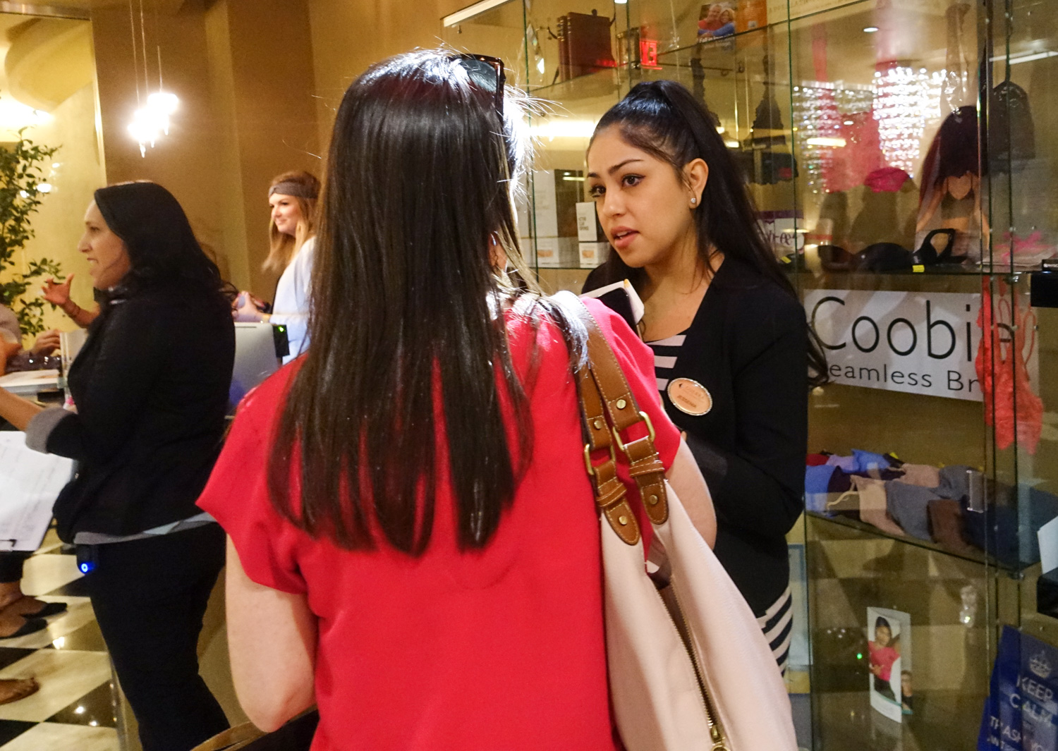 Guerra team assisting patients at the seminar. breast augmentation team