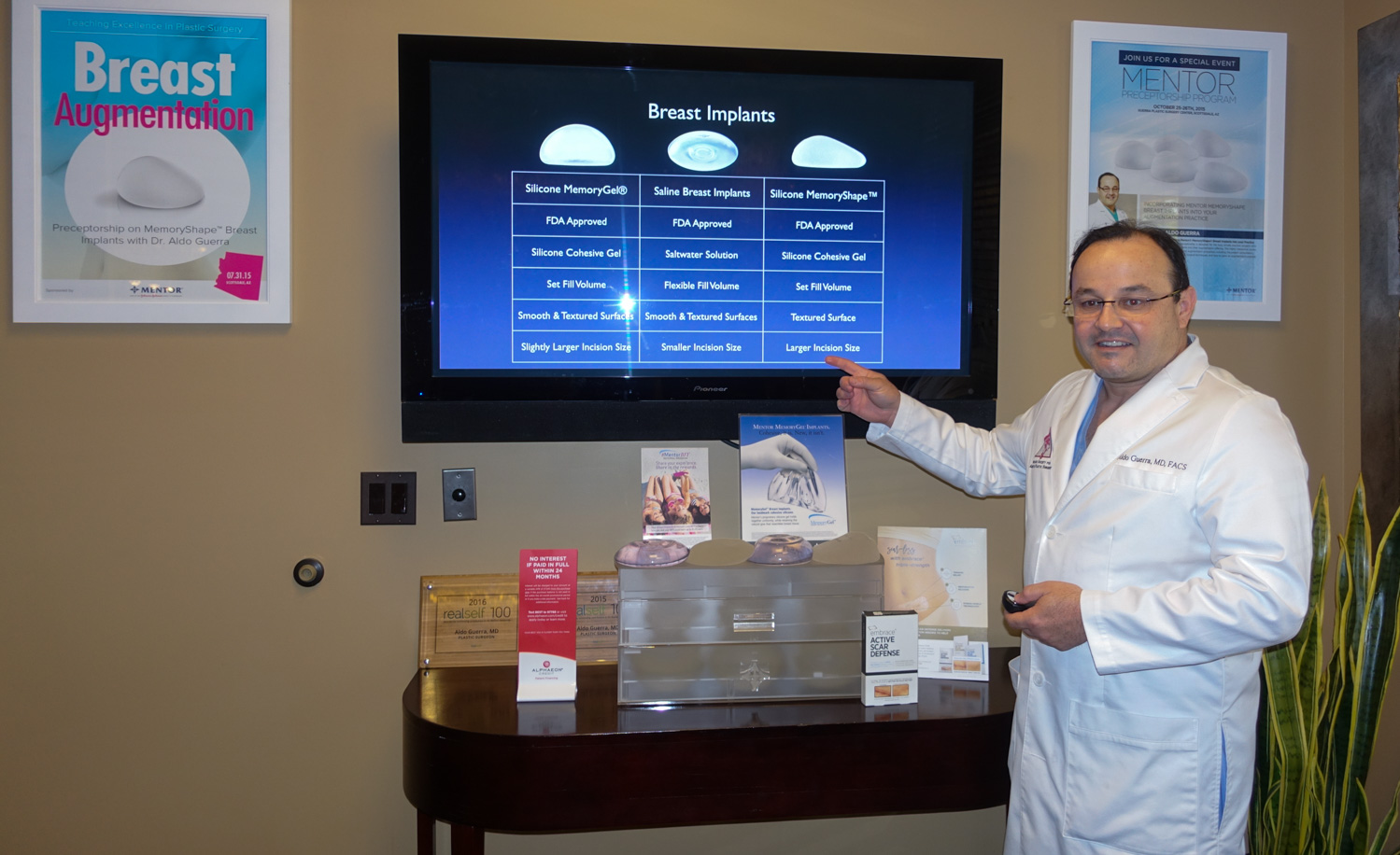 dr aldo guerra breast augmentation seminar photo